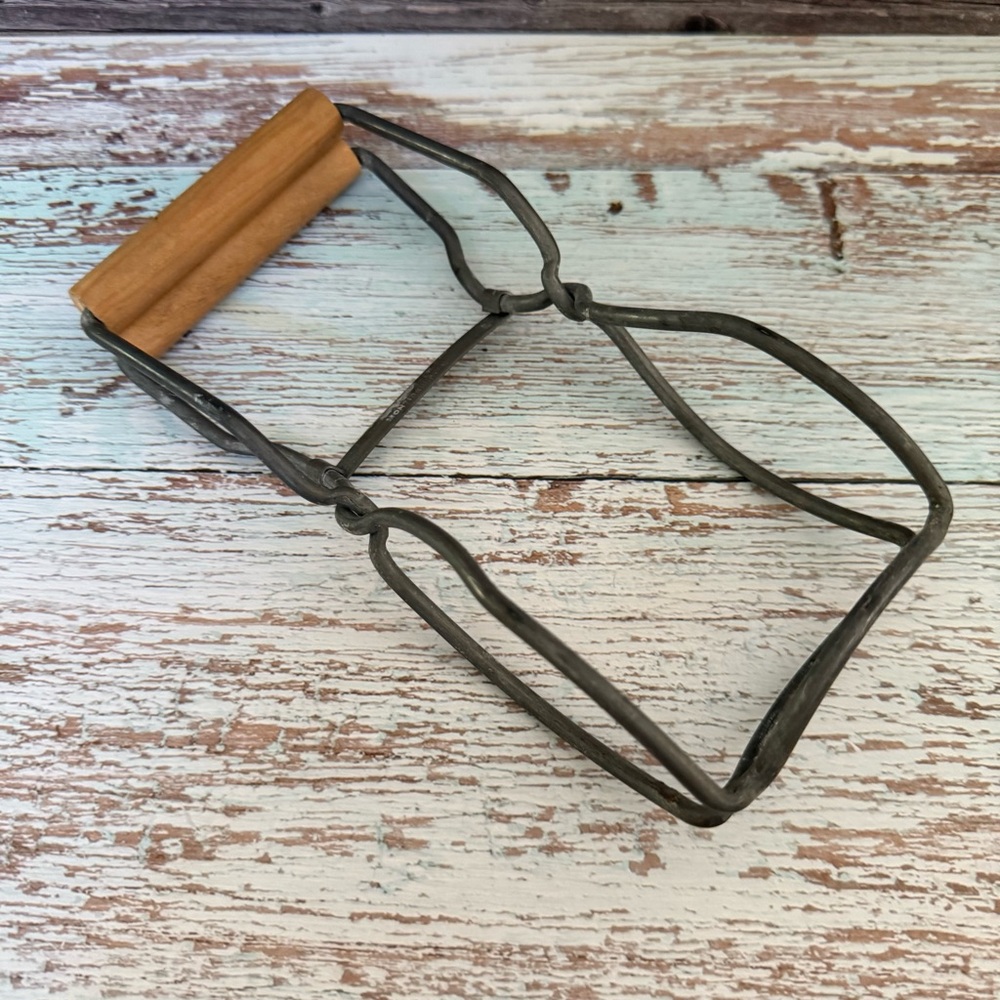 Vintage YO-HO Jar Lifter Canning Wooden Handles Monticello